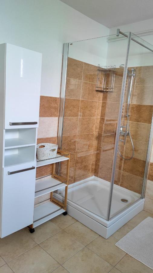 Apartman Jelena Podstrana Luaran gambar