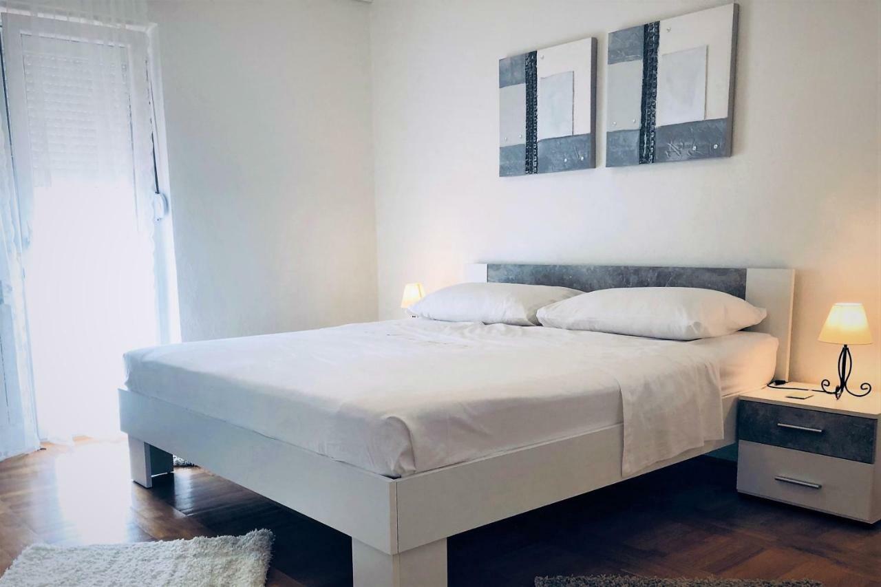 Apartman Jelena Podstrana Luaran gambar